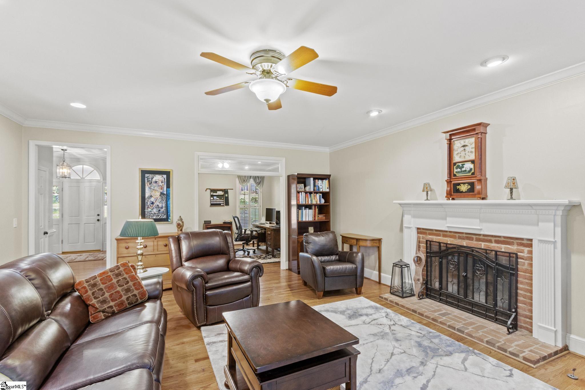 231 English Oak Road Simpsonville, SC 29681 - Photo 7 of 32 Gallery Image 7