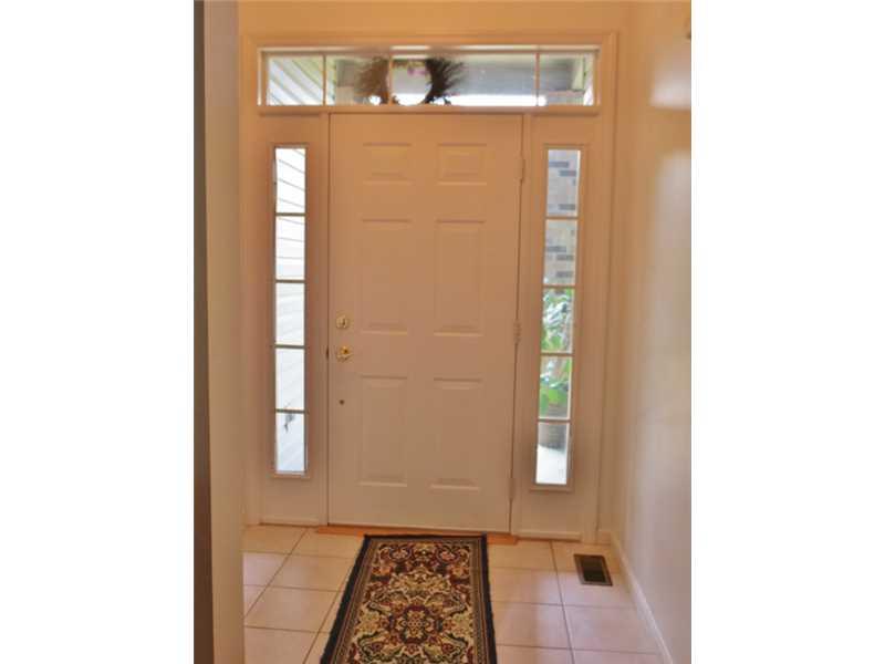 269 Thompsonville Road Canonsburg, PA 15317 - Photo 3 of 19 Entry/Foyer.