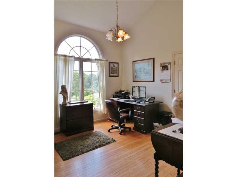 269 Thompsonville Road Canonsburg, PA 15317 - Photo 4 of 19 Den.