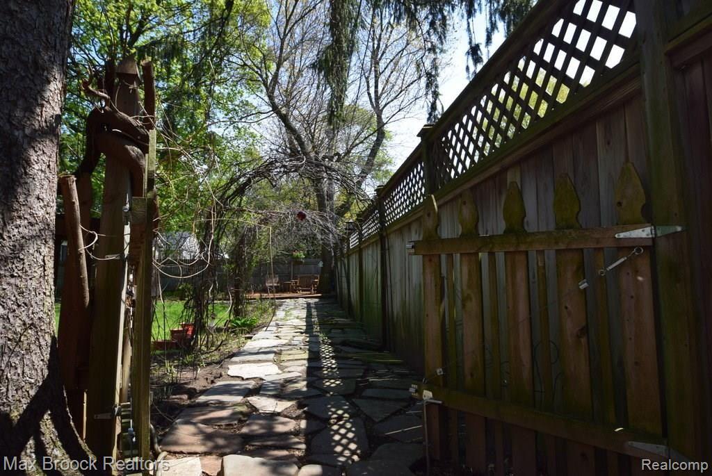 2195 West Maple Road Birmingham, MI 48009 - Photo 40 of 42 Stone walkways