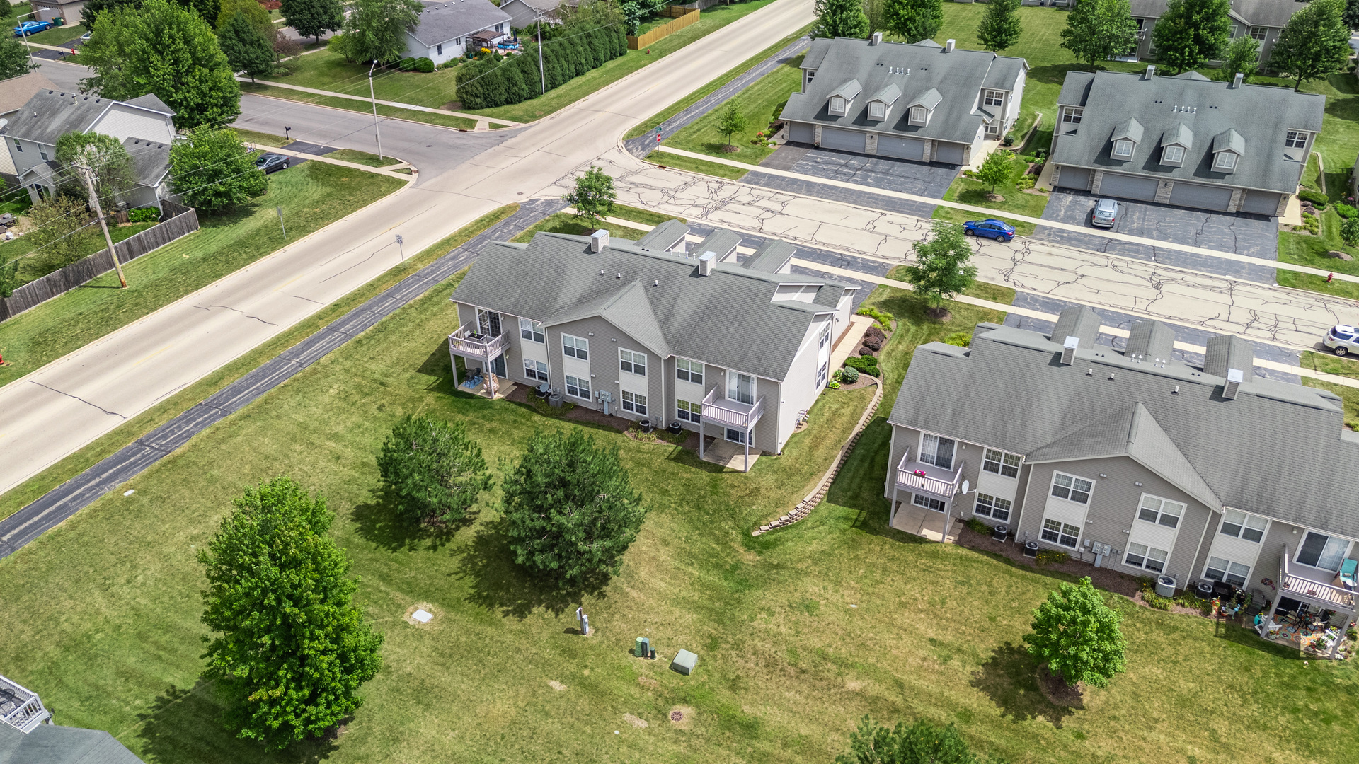 989 Penny Lane, Unit 989 Sycamore, IL 60178 - Photo 4 of 27