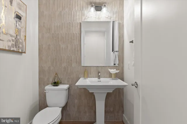 $2,749,900 | 11632 Pine Tree Drive, Fairfax, VA 22033