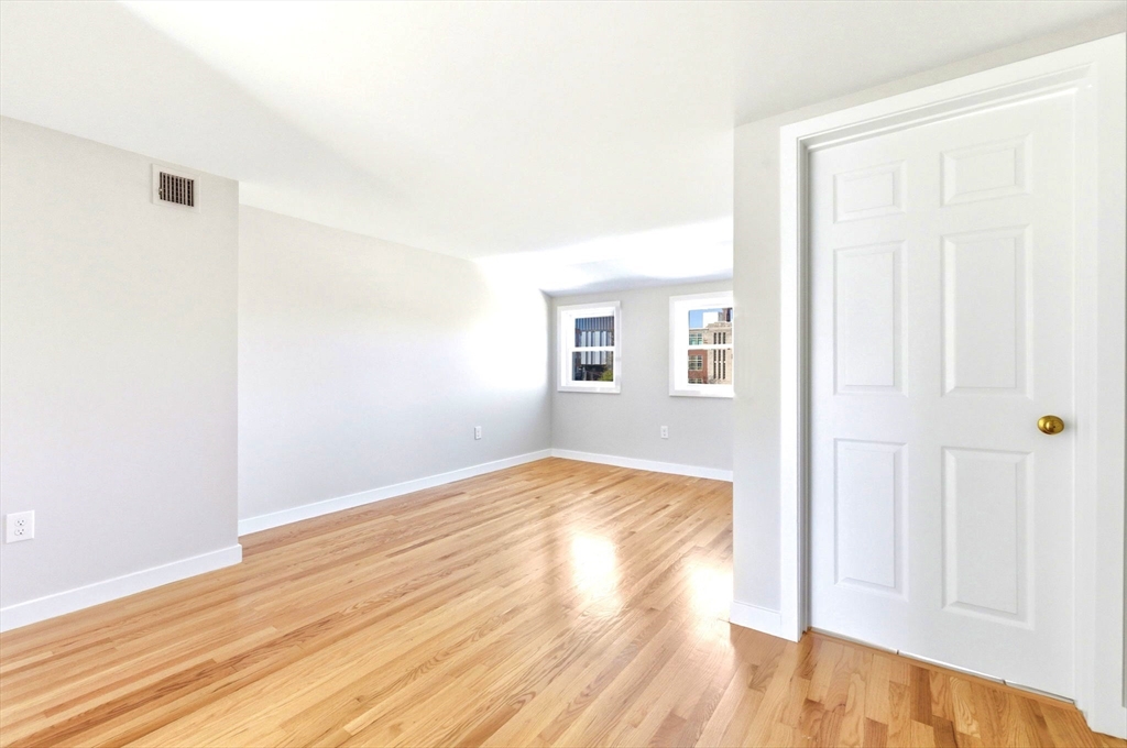 442 Main Street Boston, MA 02129 - Photo 14 of 23