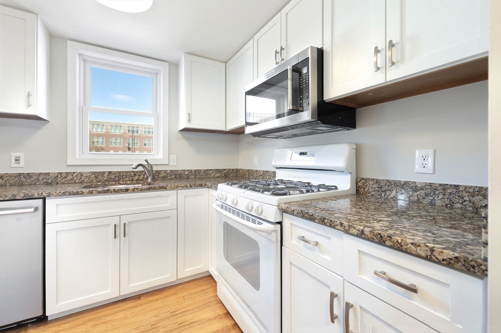442 Main Street Boston, MA 02129 - Photo 9 of 23