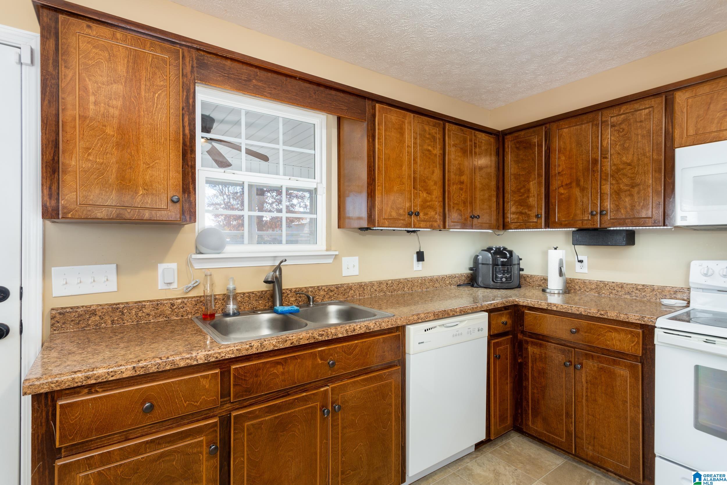 90 Bailey Road Weaver, AL 36277 - Photo 10 of 31 Gallery Image 10