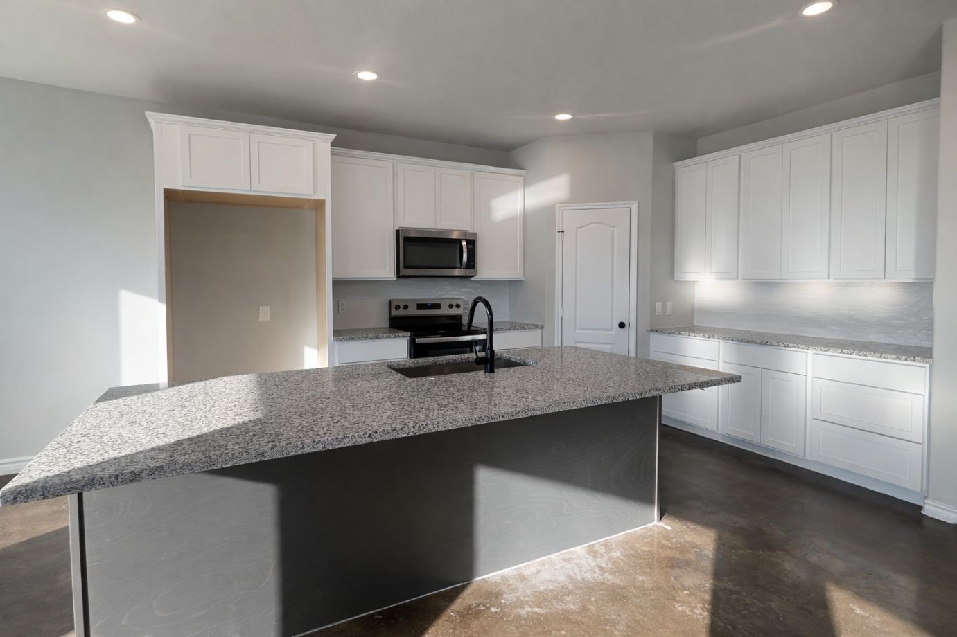 12491 Ridgecrest Drive Willis, TX 77318 - Photo 8 of 34