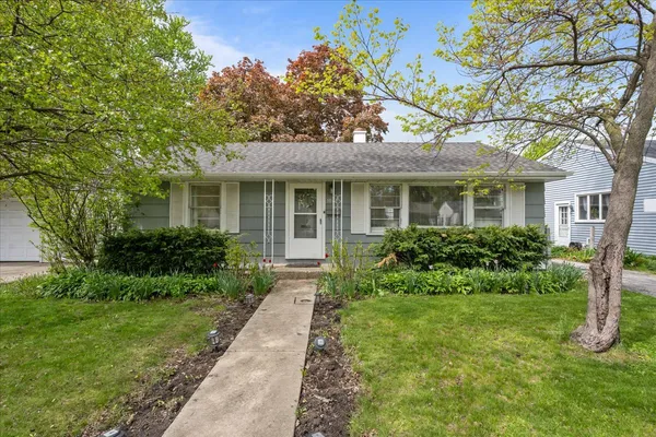 $335,000 | 1042 Alfini Drive, Des Plaines, IL 60016