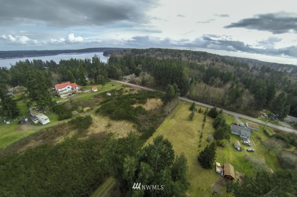 1882 Northeast Paulson Road Poulsbo, WA 98370 - Photo 10 of 11 Gallery Image 10