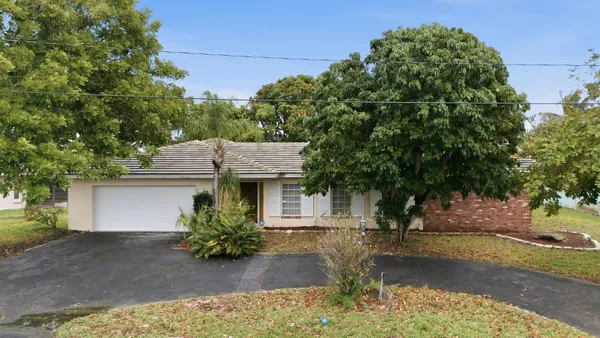 $799,000 | 666 Northwest 11th Avenue, Boca Raton, FL 33486