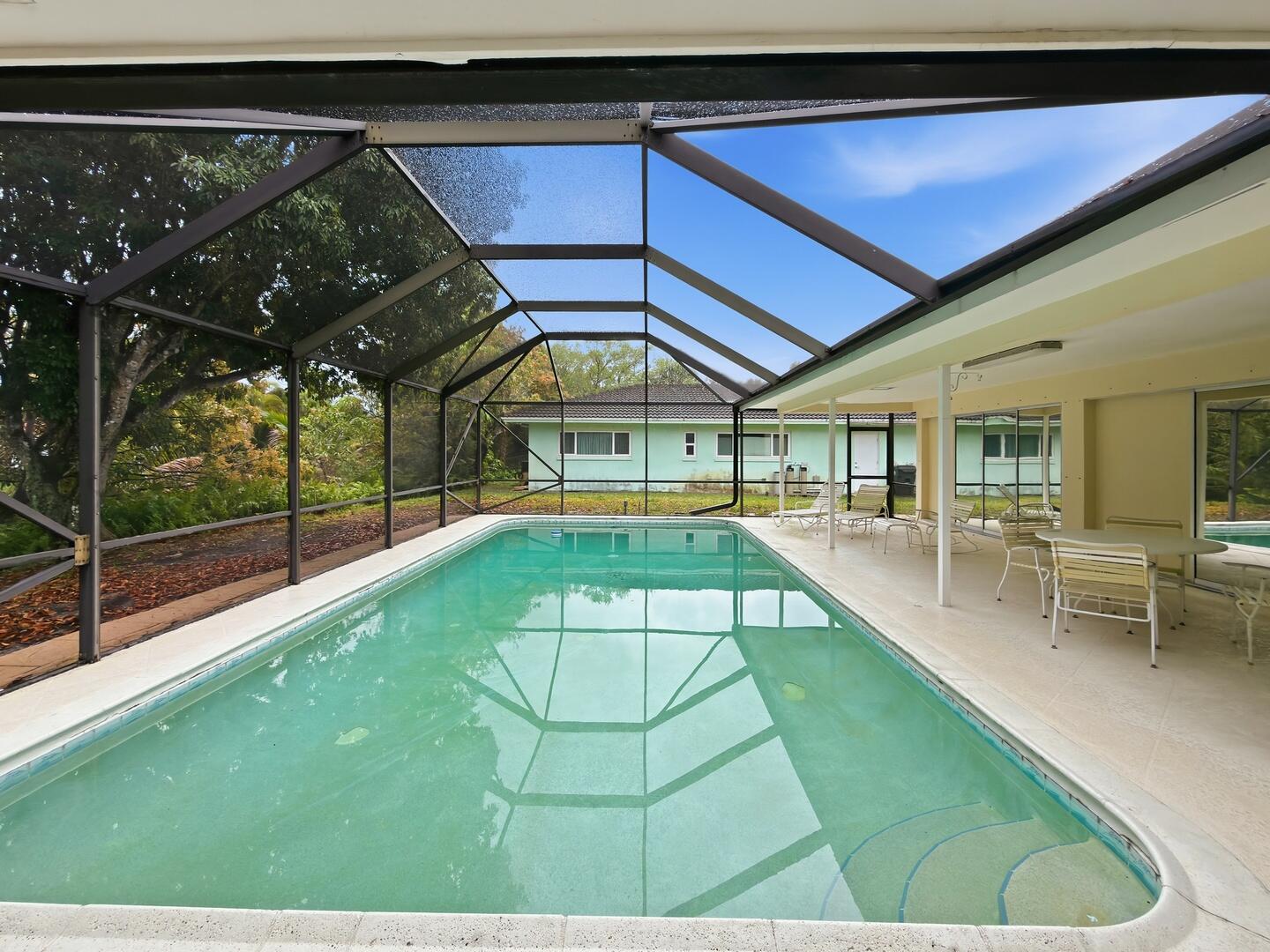 666 Northwest 11th Avenue Boca Raton, FL 33486 - Photo 7 of 14 Screen Enclosure