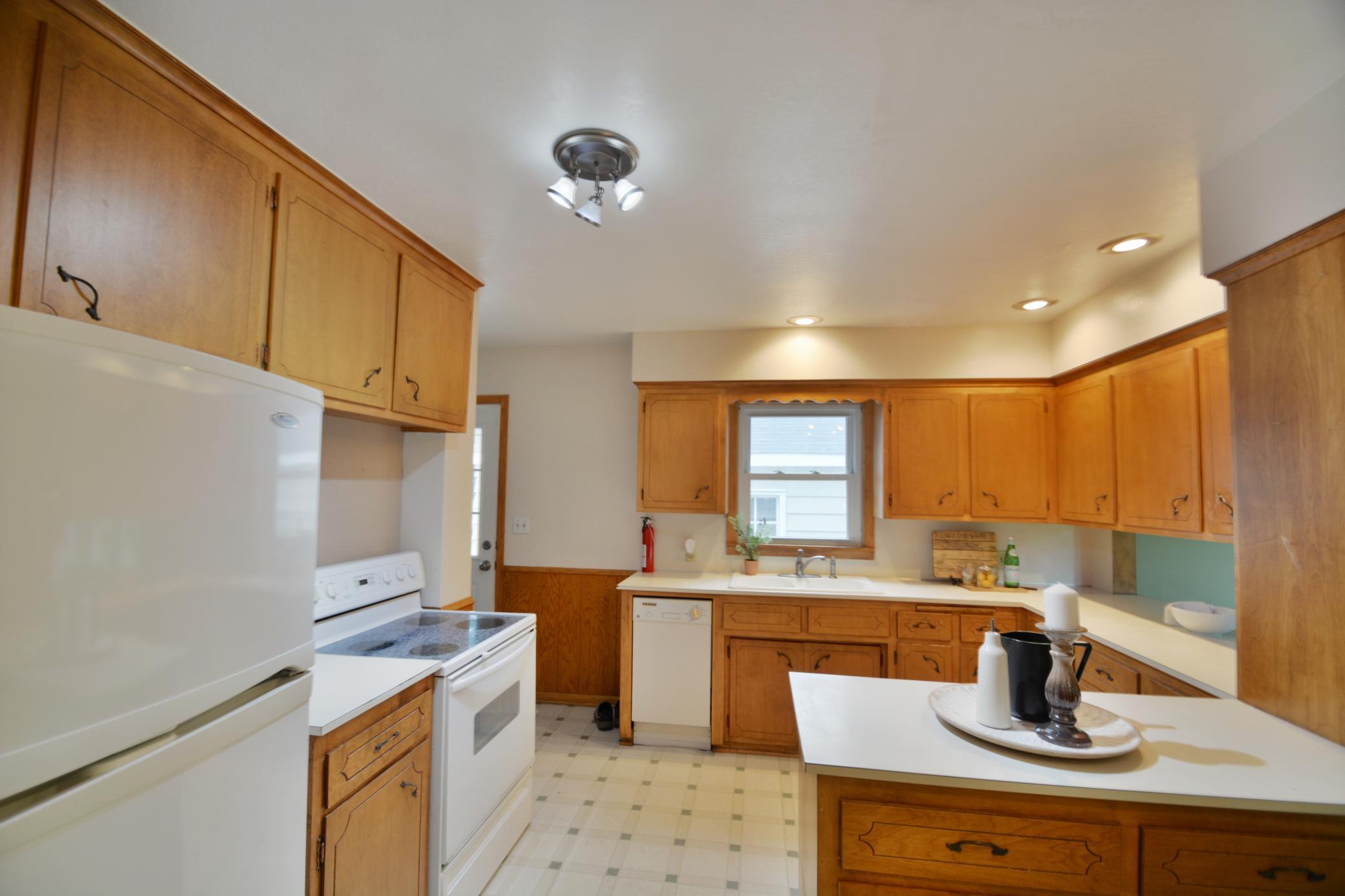 4522 Chatham Road Columbia Heights, MN 55421 - Photo 6 of 17