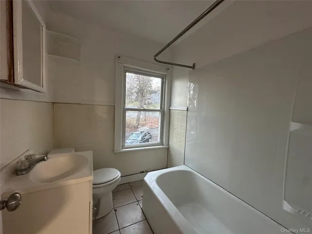 $1,400 | 17 Church Street, Unit 3, Marlboro, NY 12542