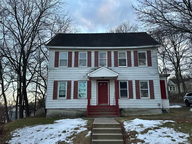 $1,295 | 17 Church Street, Unit 3, Marlboro, NY 12542