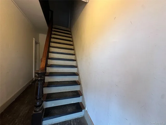 $1,400 | 17 Church Street, Unit 3, Marlboro, NY 12542