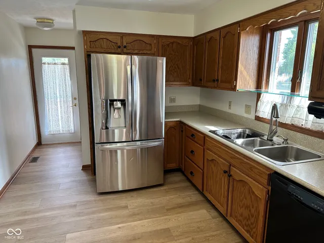 $340,000 | 390 Vinewood Drive North, Brownsburg, IN 46112