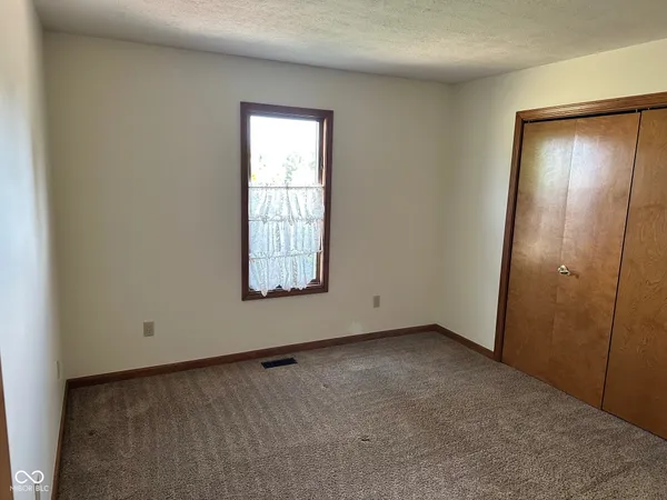 $329,000 | 390 Vinewood Drive North, Brownsburg, IN 46112