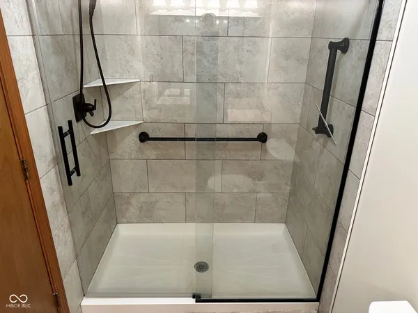 $329,000 | 390 Vinewood Drive North, Brownsburg, IN 46112