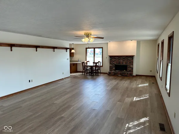 $329,000 | 390 Vinewood Drive North, Brownsburg, IN 46112