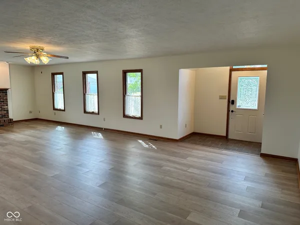 $329,000 | 390 Vinewood Drive North, Brownsburg, IN 46112