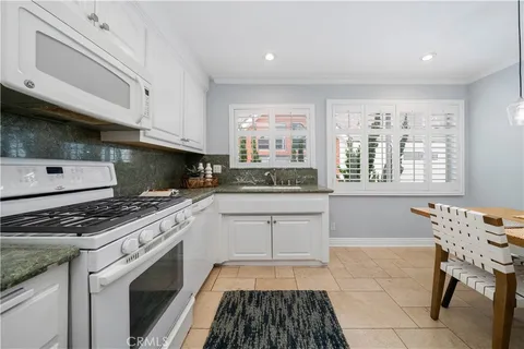 $1,015,000 | 923 17th Street, Unit 4, Santa Monica, CA 90403