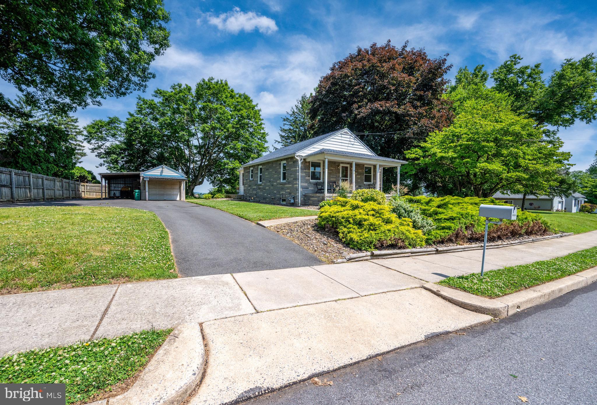 959 Greenway Terrace Reading, PA 19607 - Photo 31 of 40