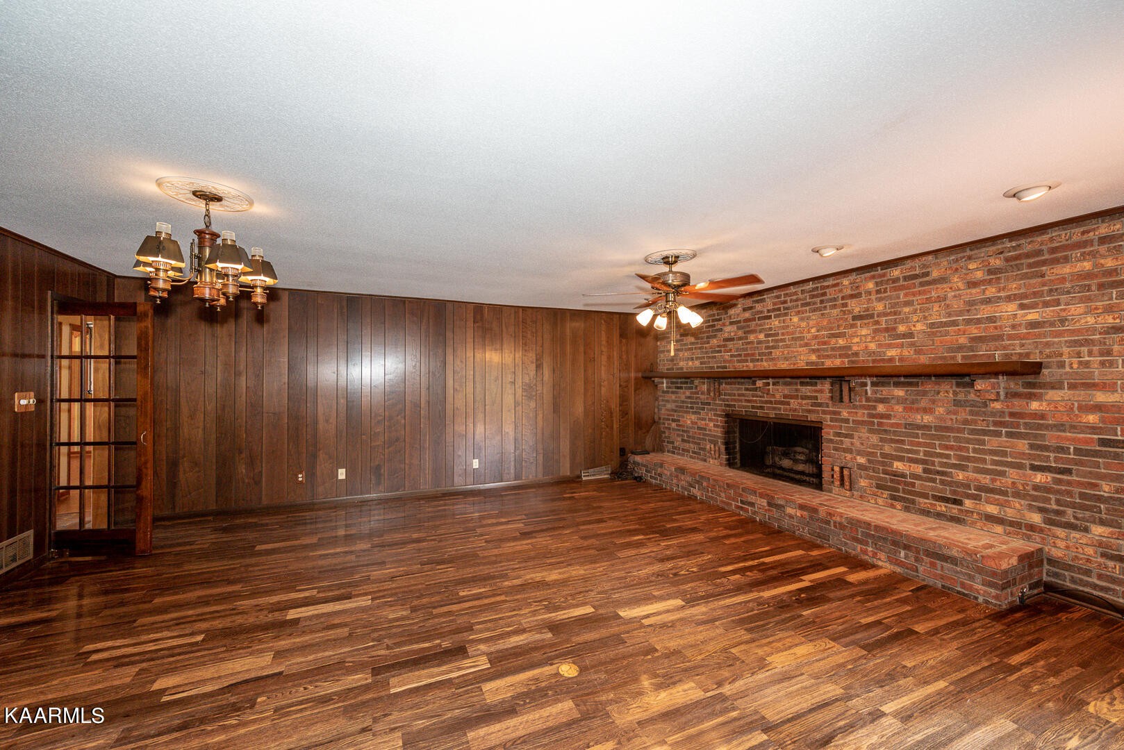 1043 Topside Road Louisville, TN 37777 - Photo 11 of 49 Gallery Image 11