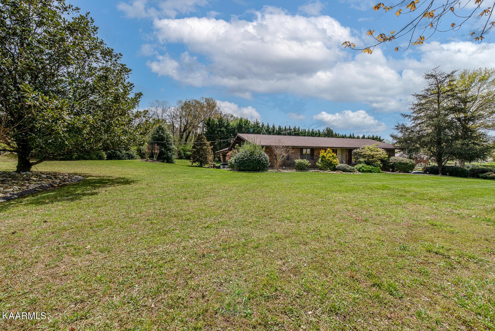 1043 Topside Road Louisville, TN 37777 - Photo 5 of 49 Gallery Image 5