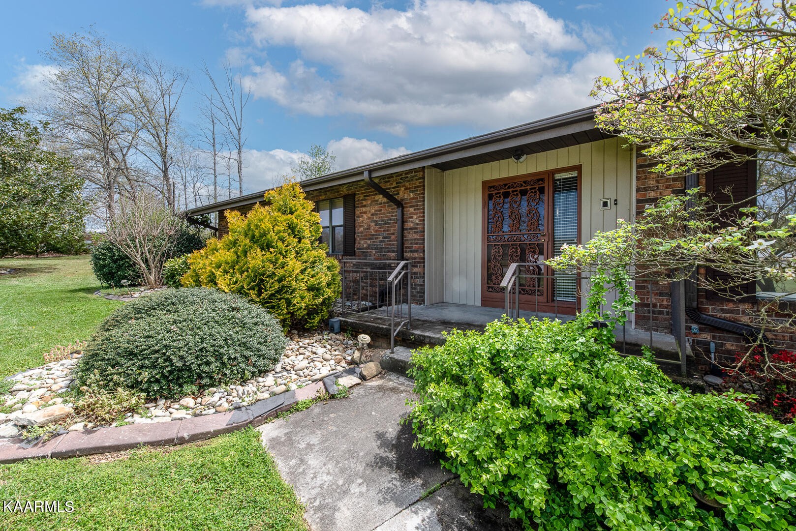 1043 Topside Road Louisville, TN 37777 - Photo 6 of 49 Gallery Image 6