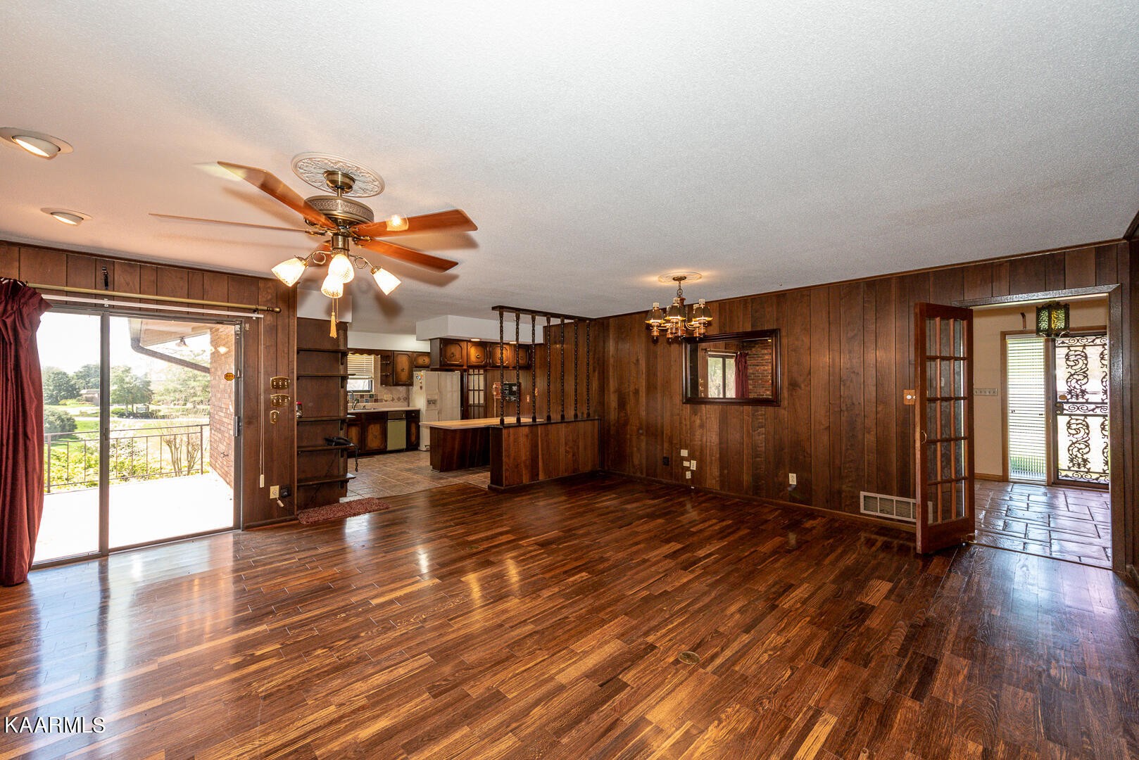 1043 Topside Road Louisville, TN 37777 - Photo 9 of 49 Gallery Image 9