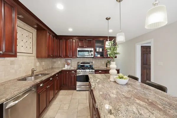 $1,075,000 | 273 Belknap Road, Framingham, MA 01701