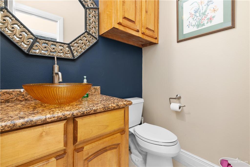 2401 West Rhin Drive Edinburg, TX 78539 - Photo 29 of 34 1/2 bath