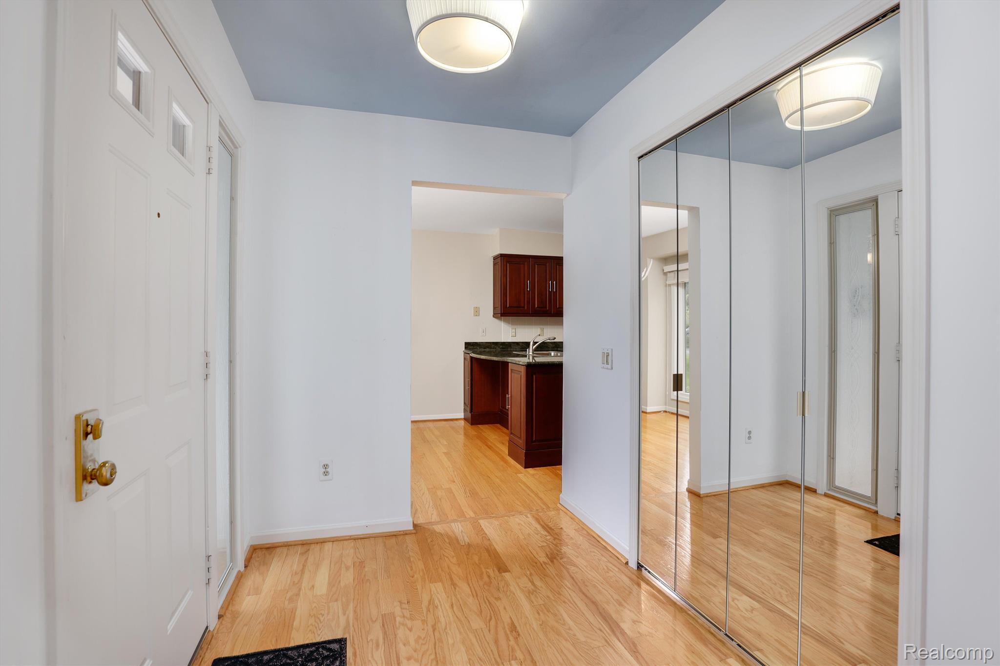 5889 Dawn Ridge Drive Troy, MI 48098 - Photo 10 of 41 Gallery Image 10