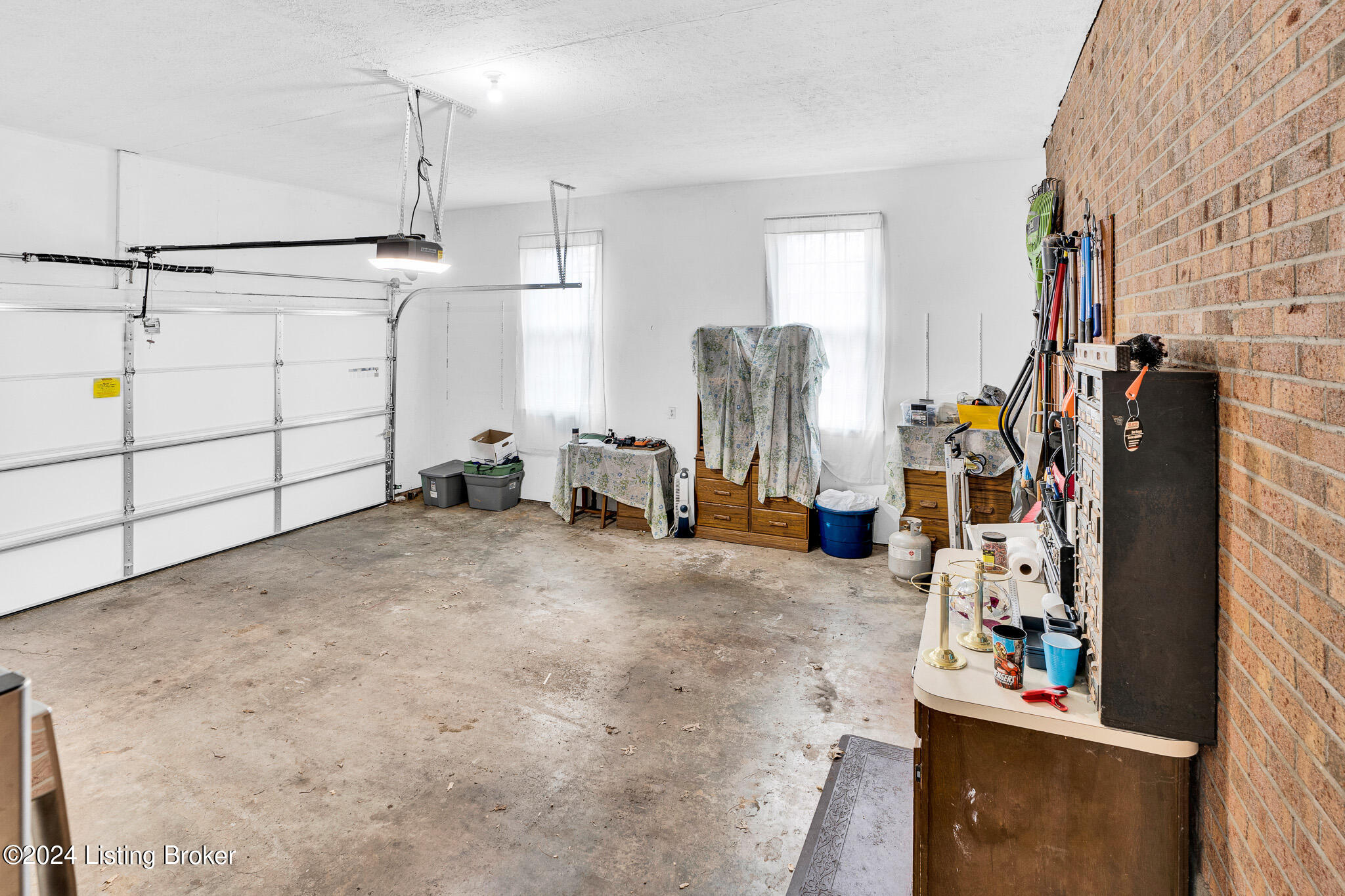 7230 Fox Harbor Road Prospect, KY 40059 - Photo 21 of 67 029garage