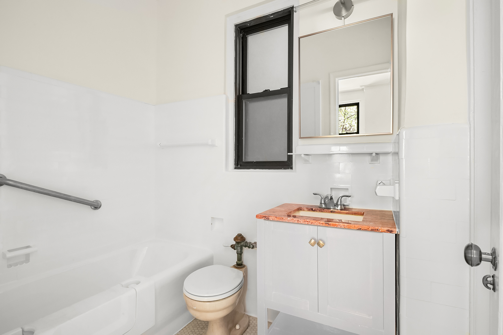108 East 86th Street, Unit 2N Manhattan, NY 10028 - Photo 8 of 9