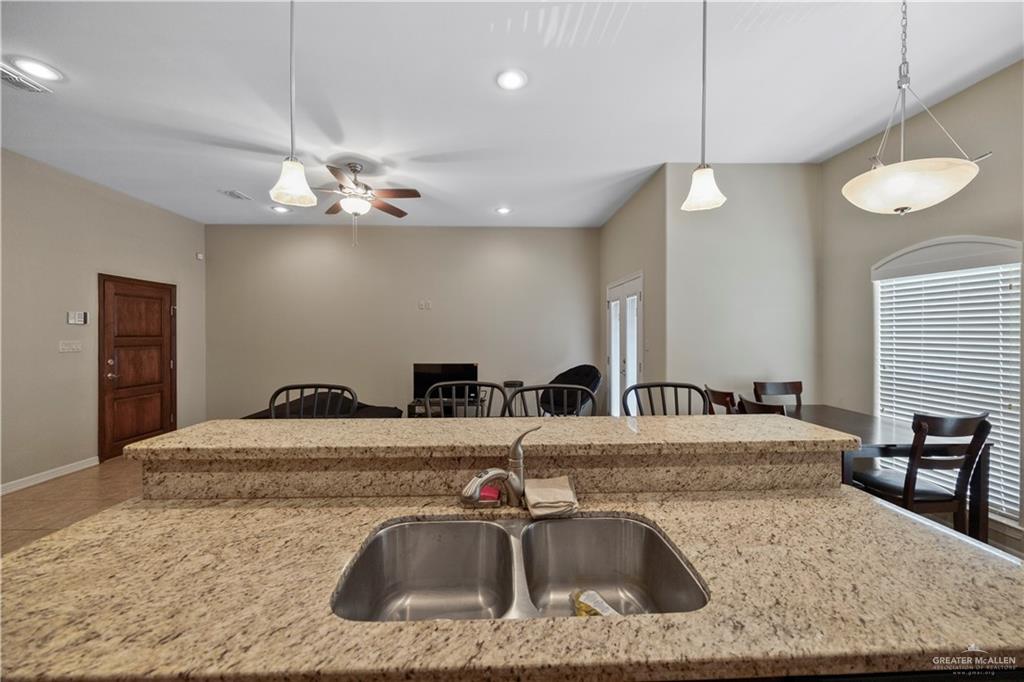2715 Mimosa Street, Unit 9 Mission, TX 78574 - Photo 9 of 21