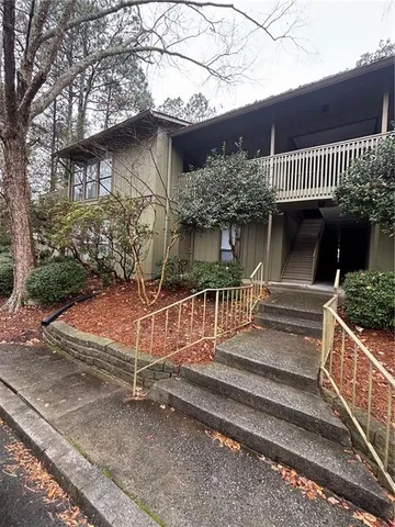 $2,200 | 301 Dunbar Drive, Dunwoody, GA 30338