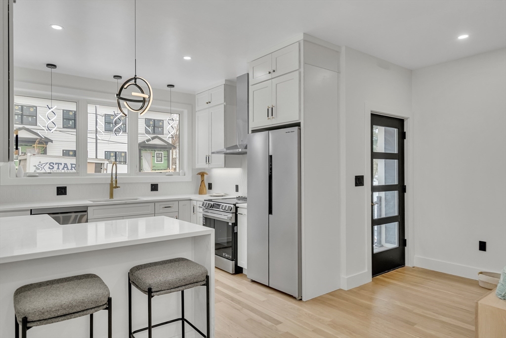 19 Keith Street, Unit 2 Watertown, MA 02472 - Photo 3 of 34