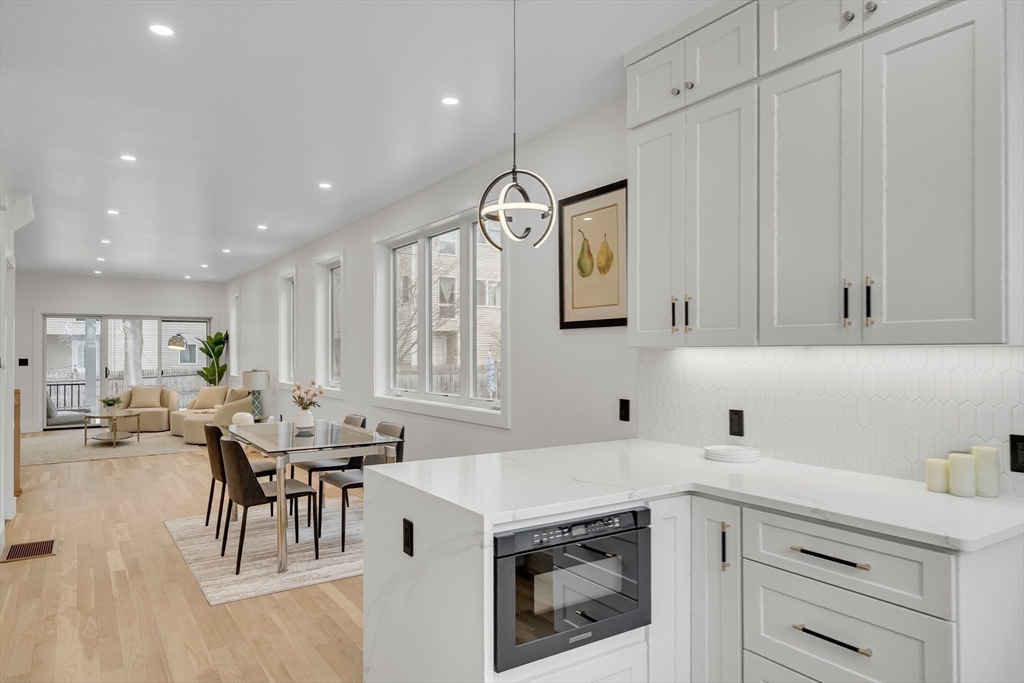 19 Keith Street, Unit 2 Watertown, MA 02472 - Photo 7 of 34