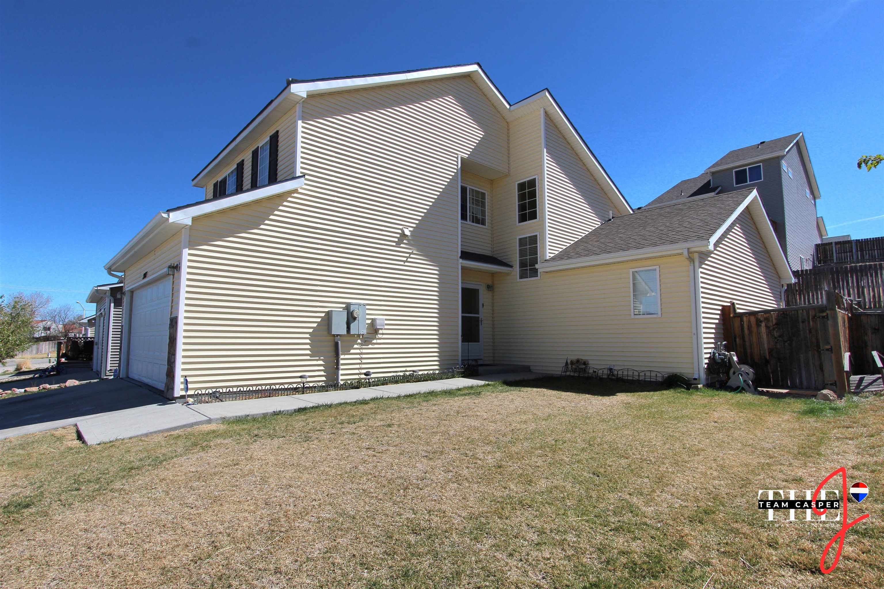 2463 Lennox Avenue Casper, WY 82601 - Photo 3 of 43