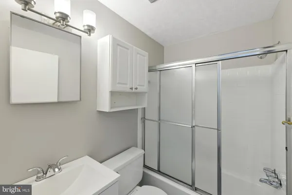 $3,850 | 1549 Bruton Court, McLean, VA 22101