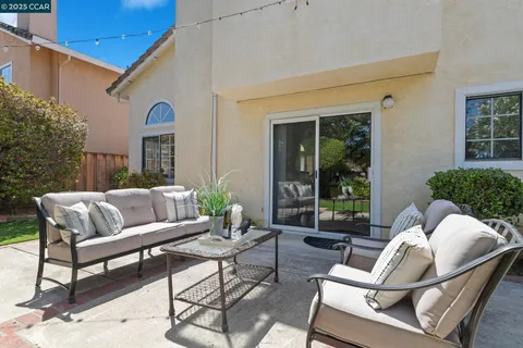 $869,950 | 1015 Hidden Oak Court, Concord, CA 94521