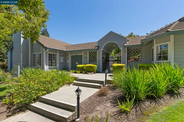 $869,950 | 1015 Hidden Oak Court, Concord, CA 94521