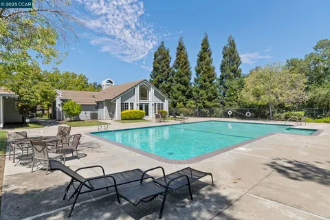 $869,950 | 1015 Hidden Oak Court, Concord, CA 94521