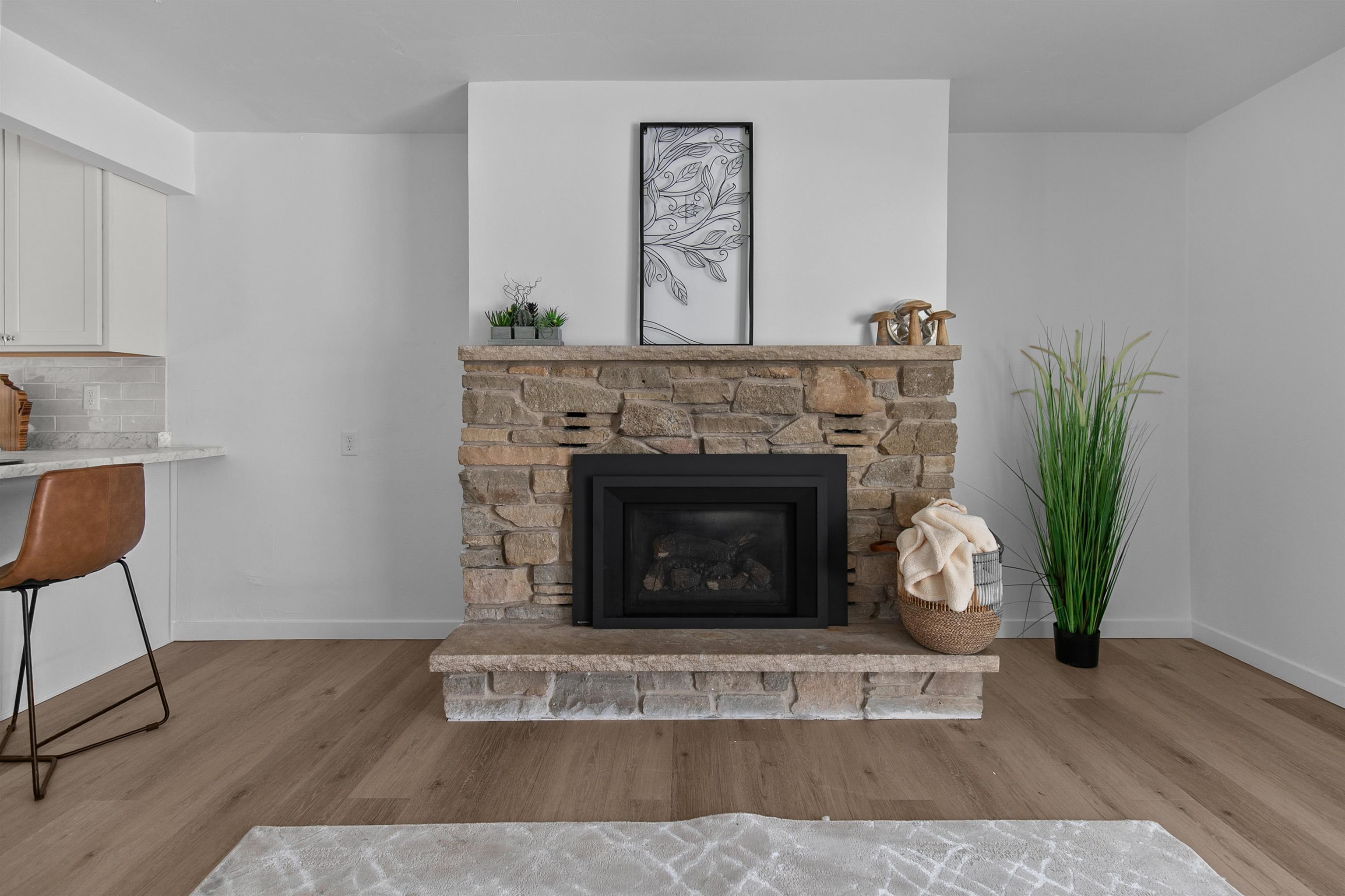 655 South Park Avenue Neenah, WI 54956 - Photo 4 of 31