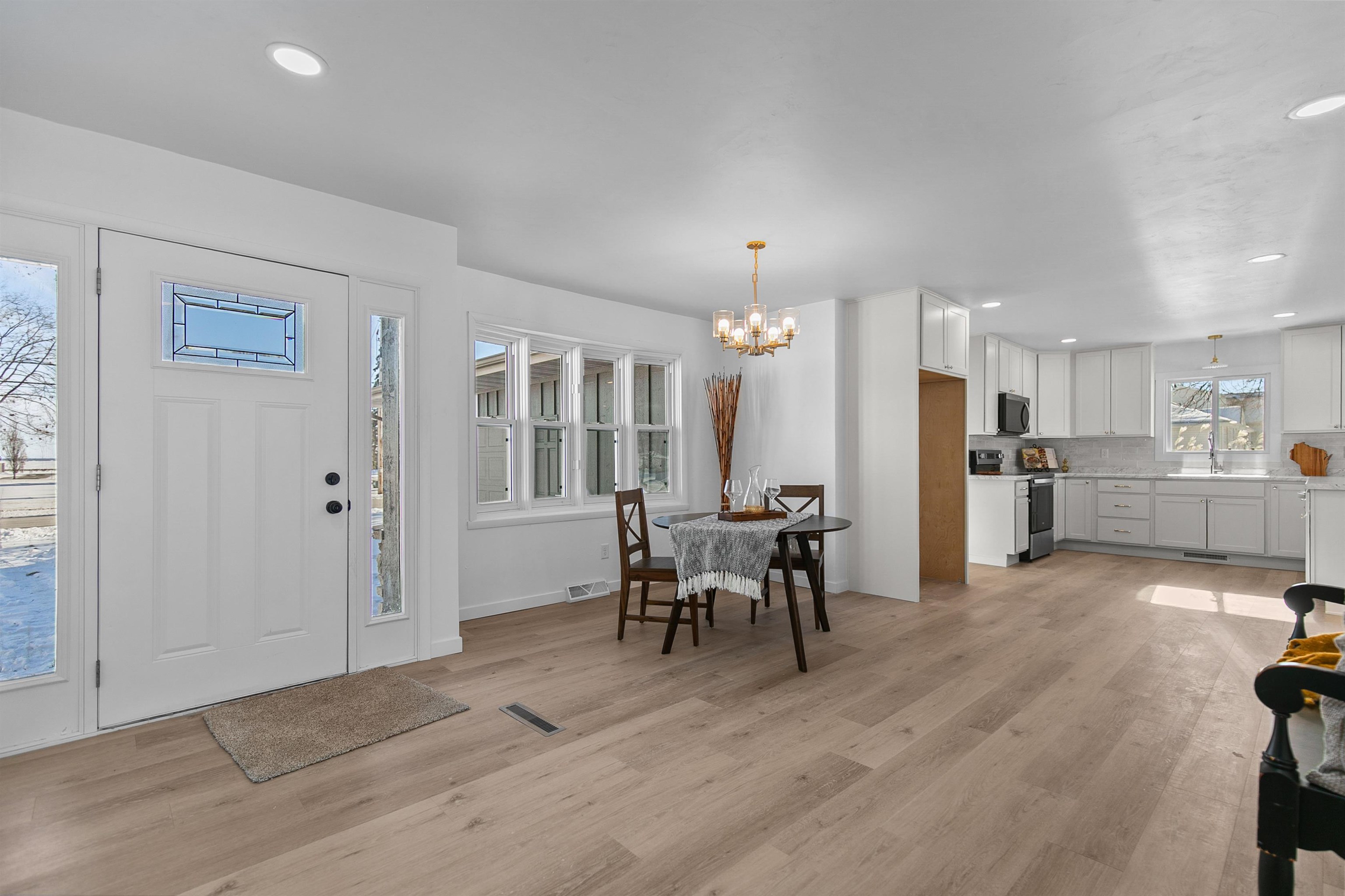 655 South Park Avenue Neenah, WI 54956 - Photo 10 of 31