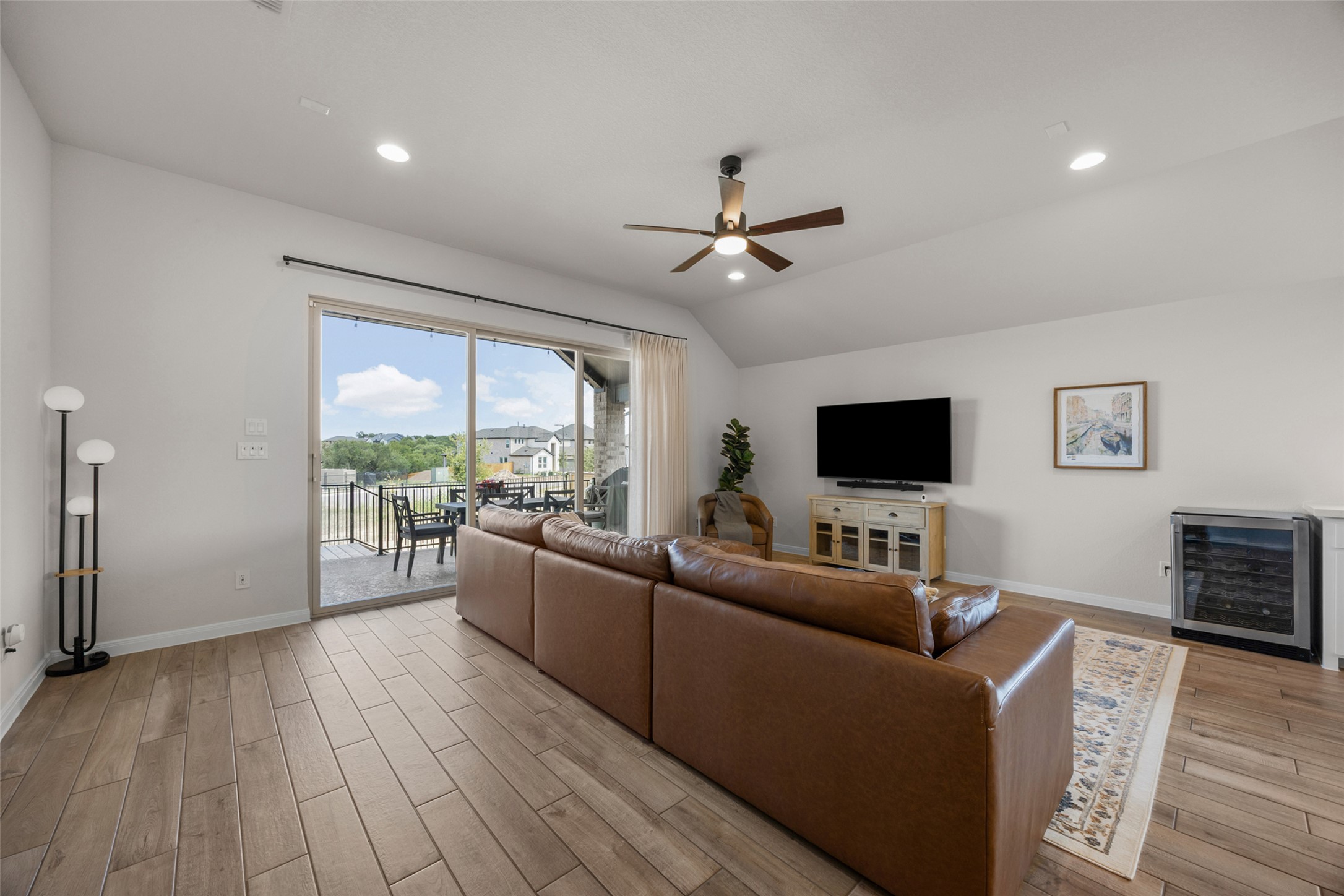 1200 Scenic Grn Loop Georgetown, TX 78628 - Photo 15 of 40 Great space!