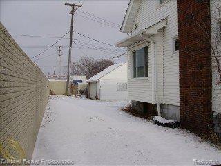 5925 Peck Avenue Warren, MI 48092 - Photo 6 of 6 attach_realcomponline_comCAMKYM5K.jpg