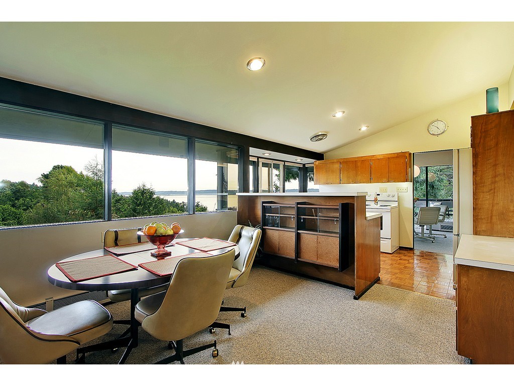 8465 Tillicum Road Southwest Seattle, WA 98136 - Photo 12 of 24 Gallery Image 12