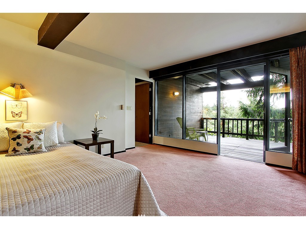 8465 Tillicum Road Southwest Seattle, WA 98136 - Photo 17 of 24 Gallery Image 17