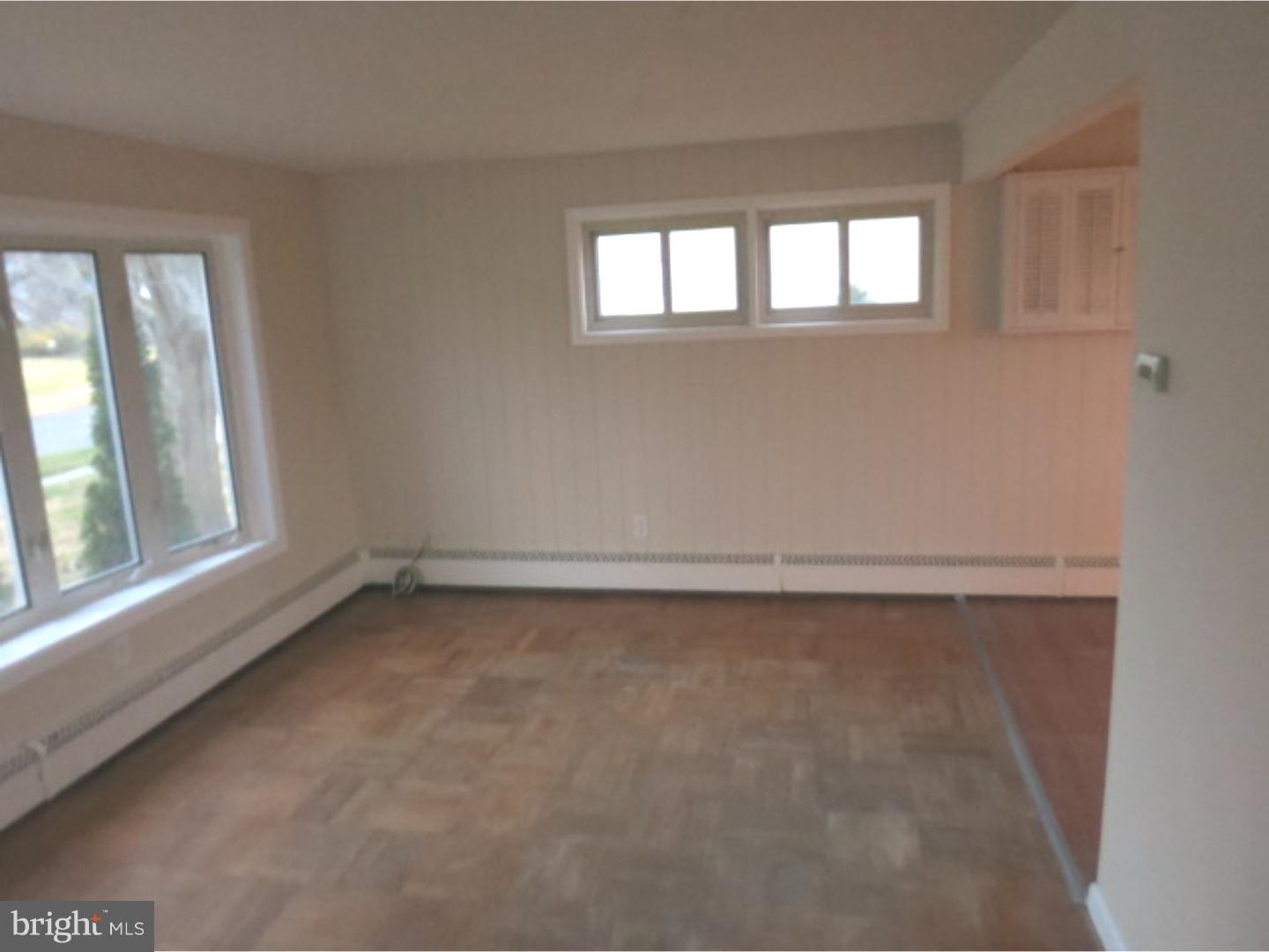 23 Cedarcroft Road Gibbsboro, NJ 08026 - Photo 3 of 21 Living Room